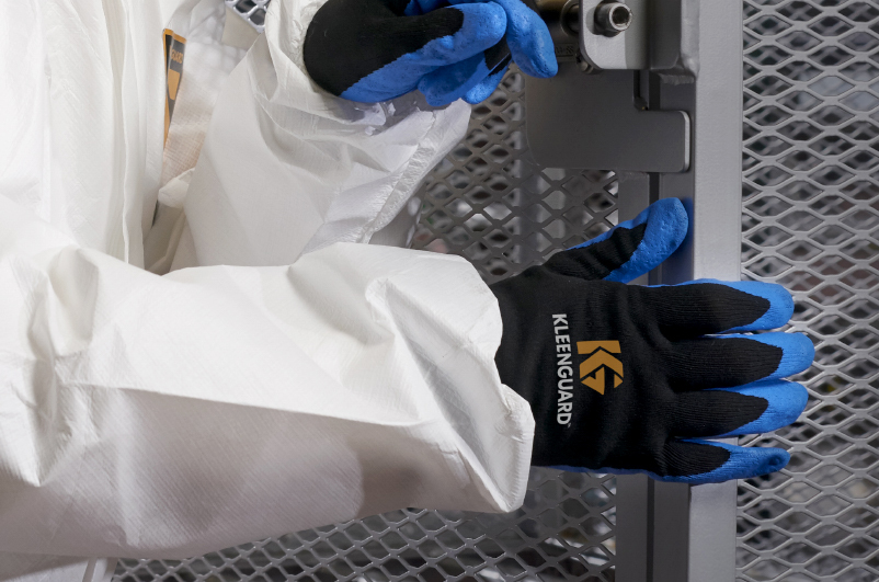 Worker wearing KleenGuard™ gloves