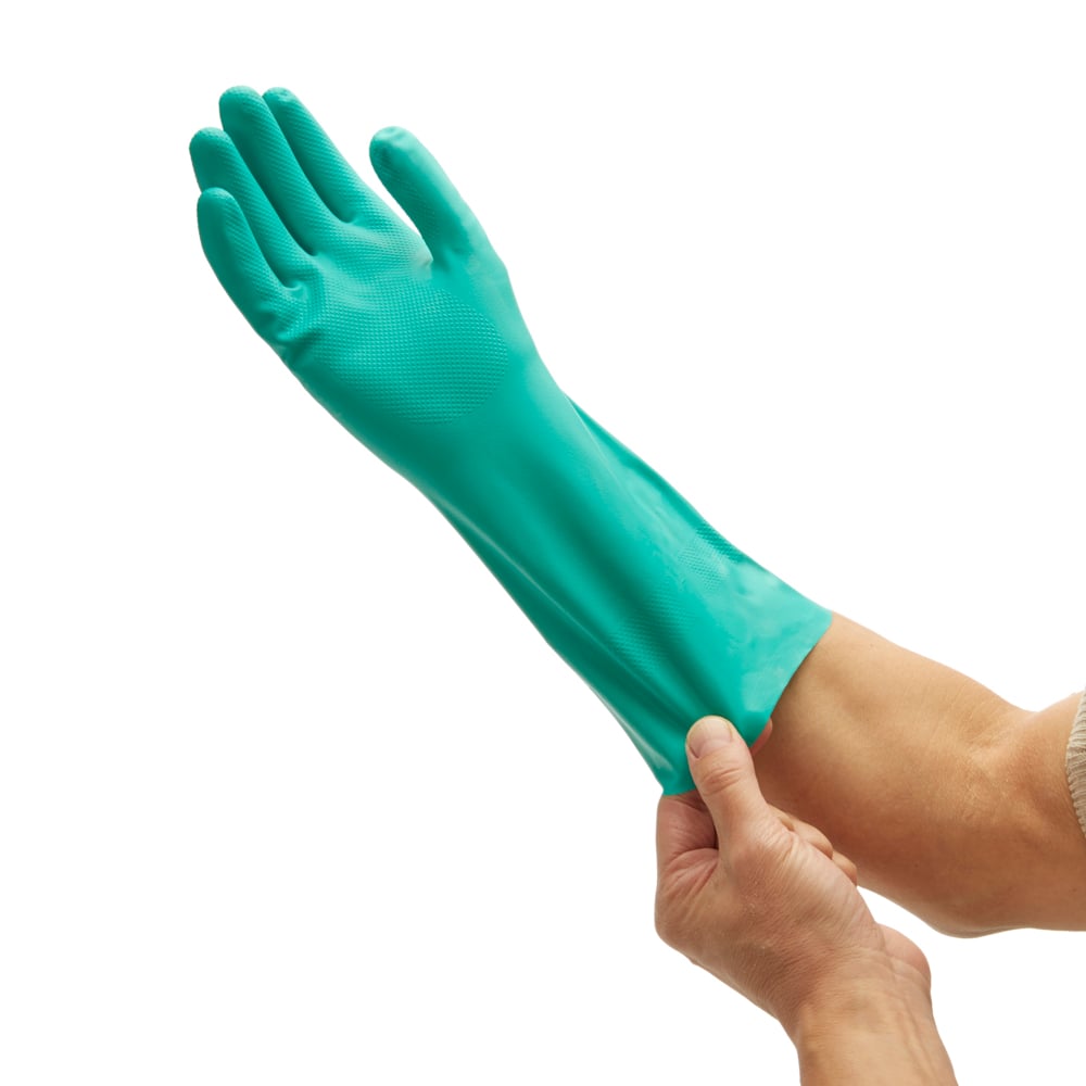 Gants de forme anatomique KleenGuard® G80 résistants aux produits chimiques 94447 - Vert, taille 9, 5 x 12 paires (120 gants) - 94447