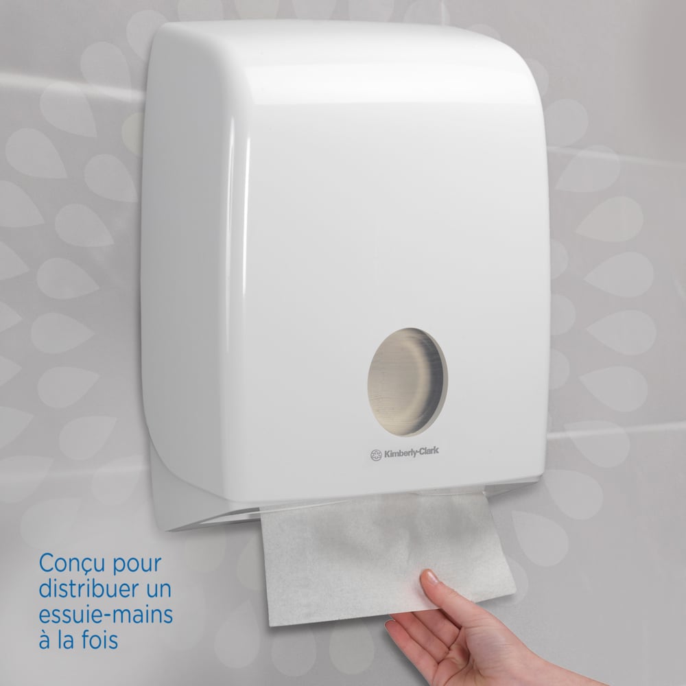 Kleenex® Ultra™ Сложенные полотенца для рук V-Fold, код 6710, 15 упаковок x 96 листов белой, трехслойной бумаги (всего 1440 шт.) - 6710