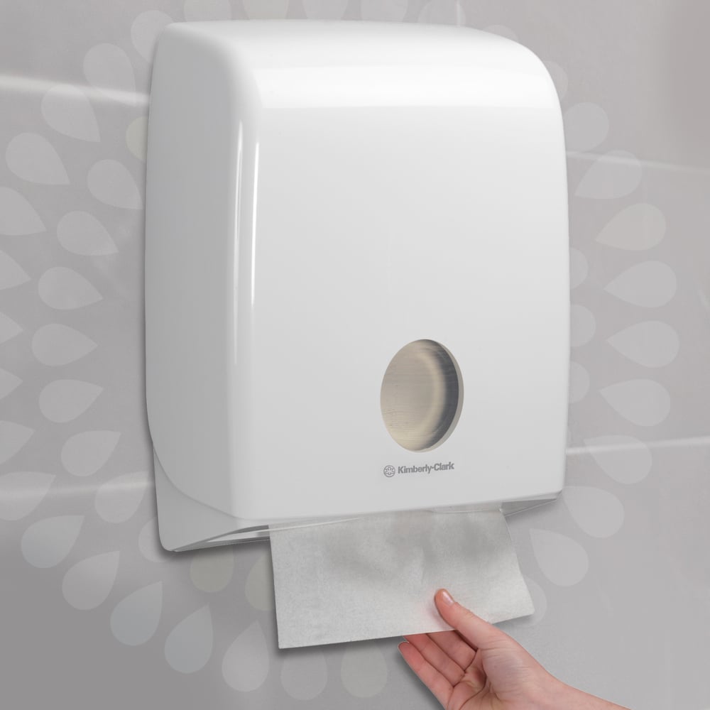 Kleenex® Ultra™ Сложенные полотенца для рук V-Fold, код 6710, 15 упаковок x 96 листов белой, трехслойной бумаги (всего 1440 шт.) - 6710