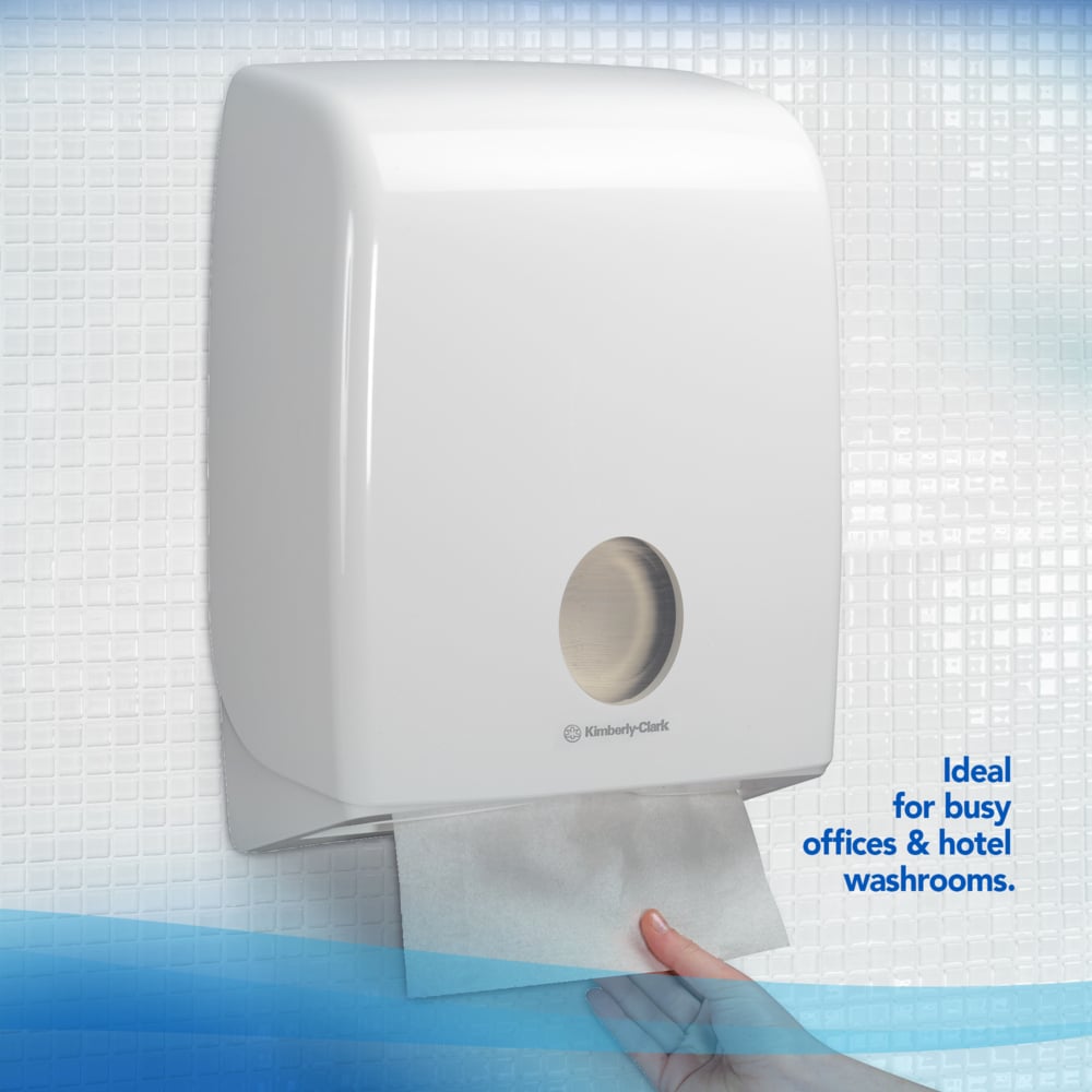 Scott® Control™ Сложенные полотенца для рук, код 6689, 15 упаковок x 304 белых одноразовых полотенец (итого 4 560 шт.) - 6689