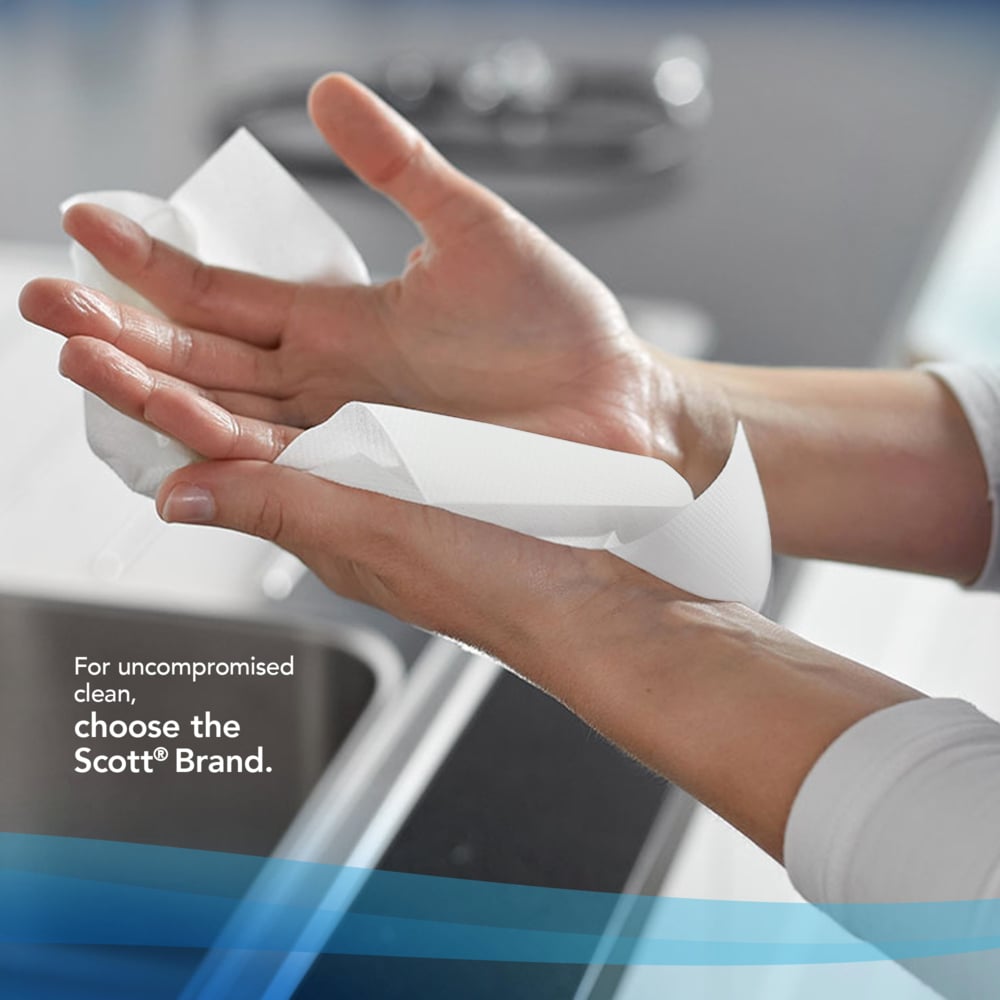 Scott® Control™ Сложенные полотенца для рук, код 6689, 15 упаковок x 304 белых одноразовых полотенец (итого 4 560 шт.) - 6689