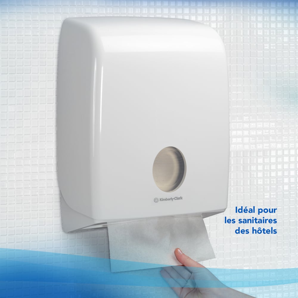 Scott® Control™ Сложенные полотенца для рук, код 6689, 15 упаковок x 304 белых одноразовых полотенец (итого 4 560 шт.) - 6689