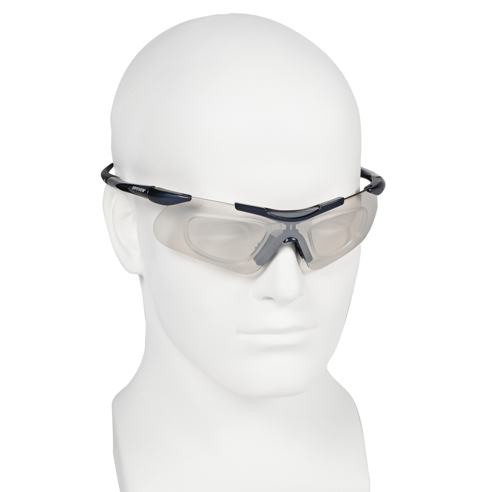 Lunettes de sécurité KleenGuard Nemesis avec avec inserts ophtalmiques (38507), verres de protection à porter par-dessus les lunettes, verres intérieur/extérieur antibuée, monture bleu métallique, 12 paires/caisse - 38507