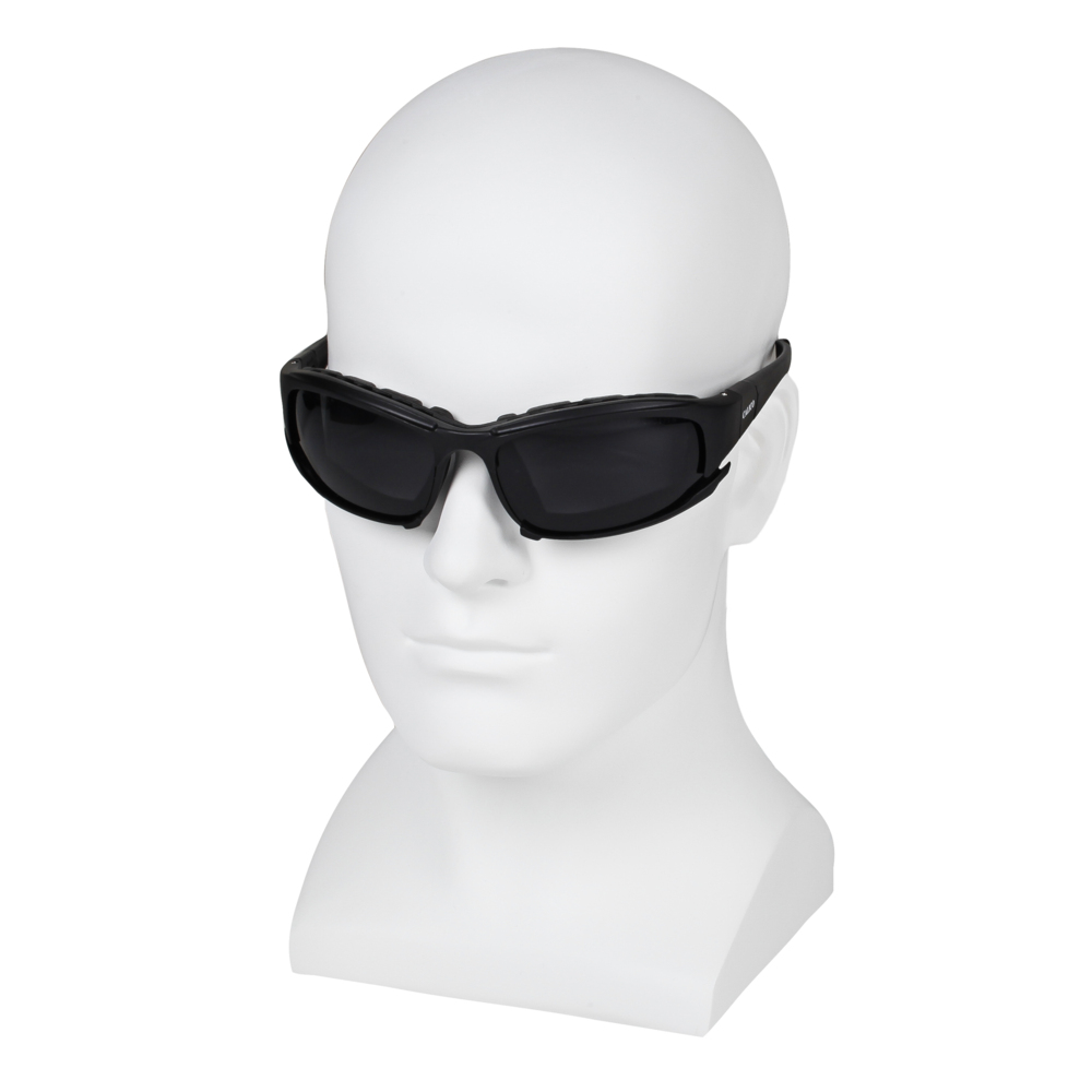 Lunettes de protection Calico Kleenguard™ V50 (25675), avec revêtement antibuée KleenVision™, verres fumés, branches/serre-tête interchangeables (qté 12);Lunettes de protection Calico Safety Eyewear V50 (25675), verres fumés antibuée, branches/serre-tête interchangeables, 12 paires - 25675