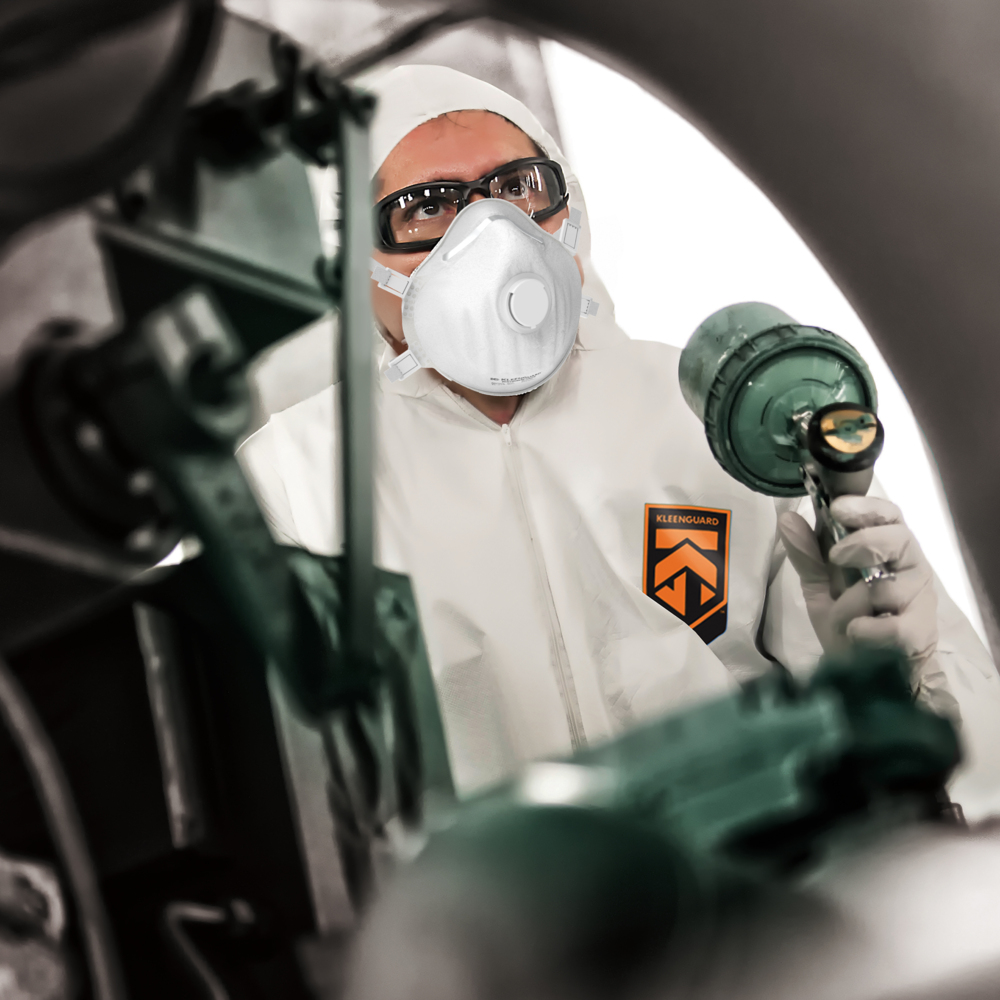 Combinaisons de protection contre les liquides et les particules KleenGuard™ A40 (27158), fermeture éclair à l’avant, bande élastique aux poignets, aux chevilles, avec capuchon, blanches, conception Reflex, 5TG (qté 25) - 27158