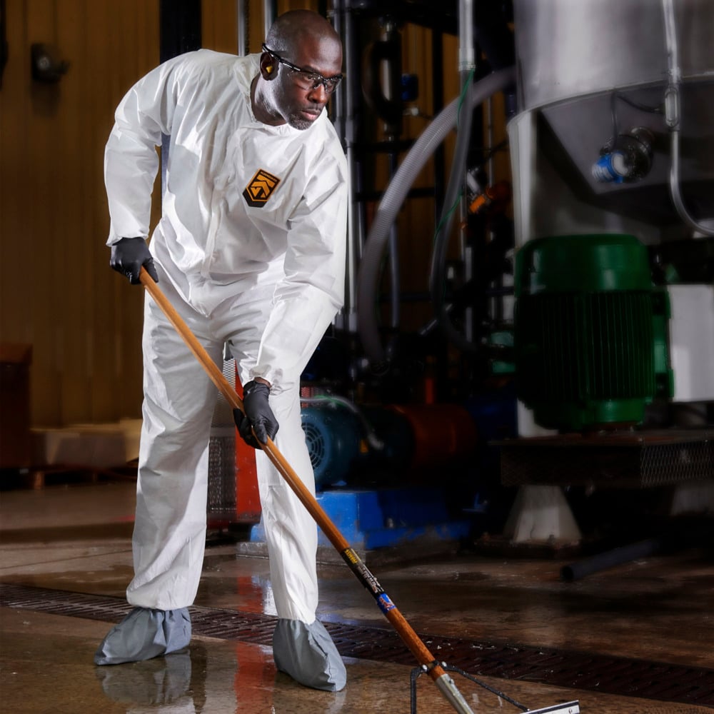 KleenGuard® A20 Breathable Particle Protection Hooded Coveralls 95160 - PPE - 25 x Medium White Disposable Coveralls - 95160