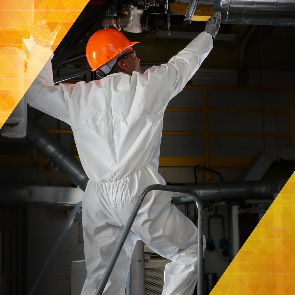 KleenGuard™ A20 Breathable Particle Protection Coveralls (37717), Zipper Front, Elastic Back, Wrists & Ankles, White, Reflex Design, XL (Qty 24) - 37717